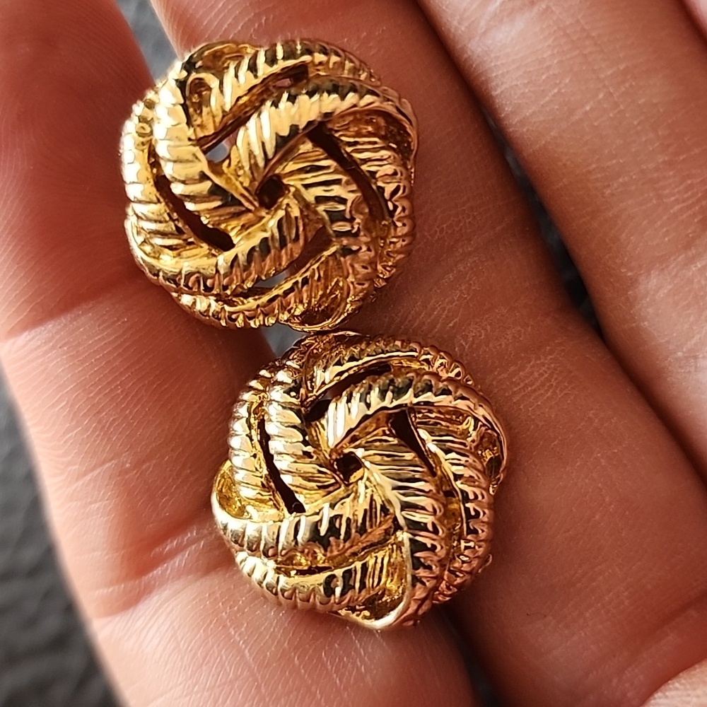 VTG Faberge Gold Knot Clip Earrings - Classic Women's Jewelry